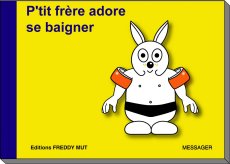 P'tit frère adore se baigner